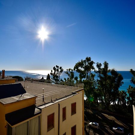 Panorama Apartment In Ospedaletti By Wonderful Italy Exteriér fotografie