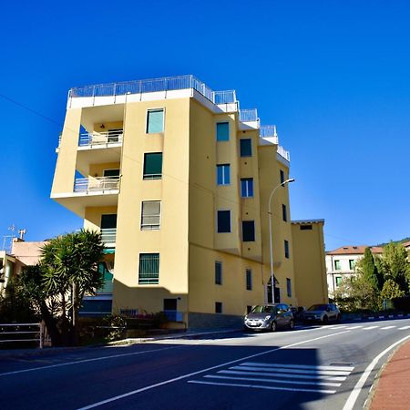 Panorama Apartment In Ospedaletti By Wonderful Italy Exteriér fotografie