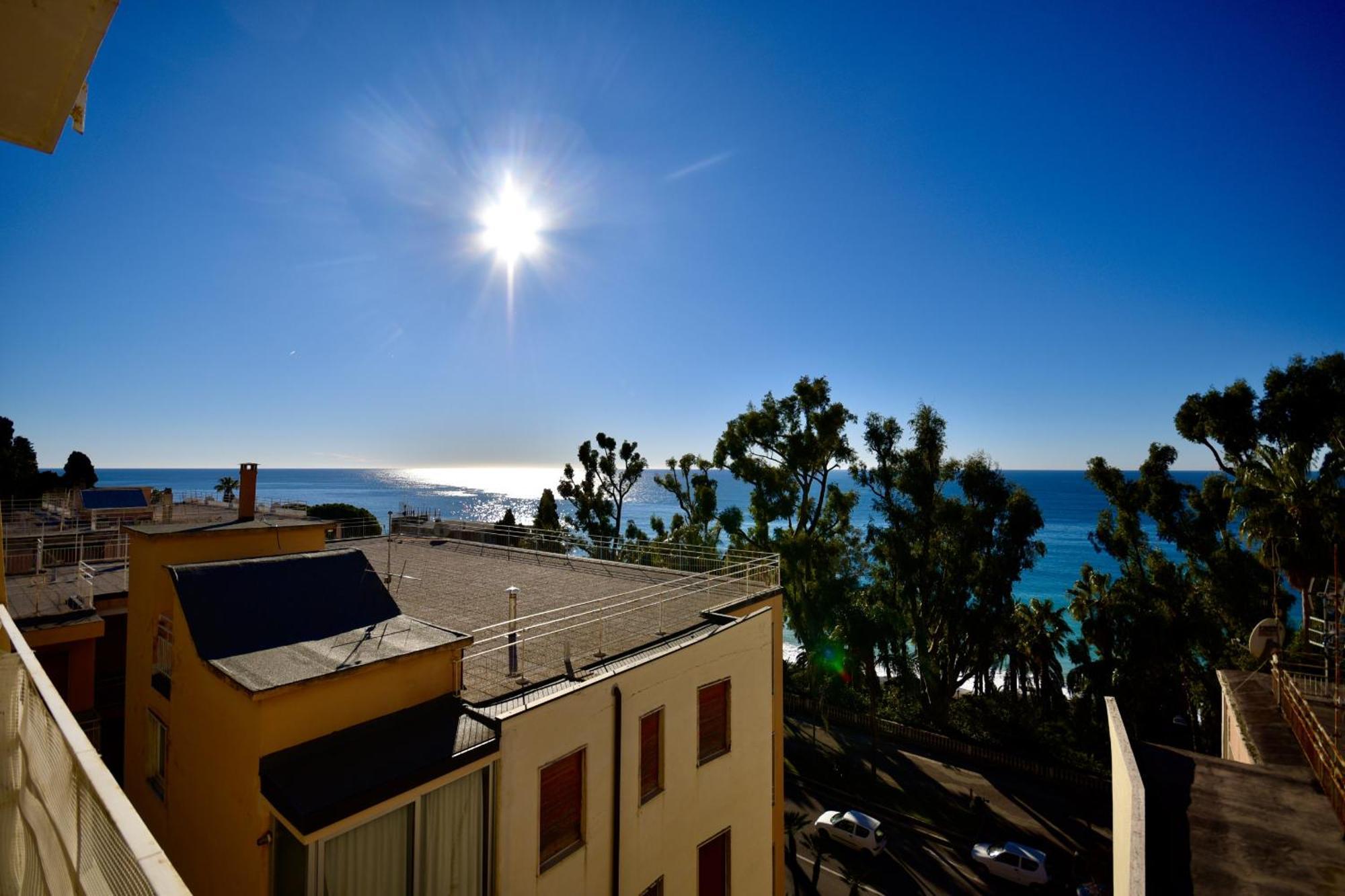 Panorama Apartment In Ospedaletti By Wonderful Italy Exteriér fotografie